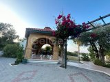 Girne Edremit'te 6,5 Dönüm Arsa İçerisinde Satılık Villa
