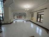 Girne Edremit'te 6,5 Dönüm Arsa İçerisinde Satılık Villa
