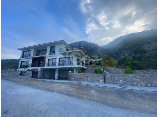 Girne Ilgazda Satılık 4+1 Villa