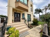 GÖNYELİ MERKEZDE SATILIK TRİPLEKS VİLLA