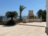 İskele'de Satılık Denize Sıfır Villa
