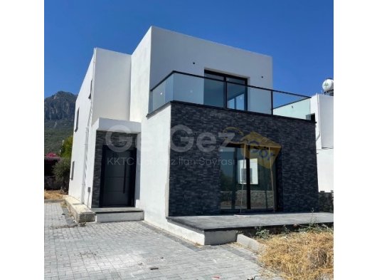 Girne Alsancak'ta Satılık 3+1 Villa