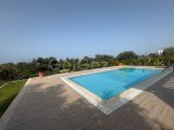 Girne Edremit'te Satılık 3,5 Dönüm İçerisinde Satılık Villa