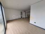 Lapta'da site içerisinde havuzlu 3+1 satılık daire