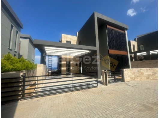 Girne Yeşiltepe'de Satılık Villa