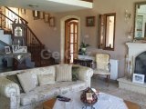 Girne Alsancak'ta Satılık Villa