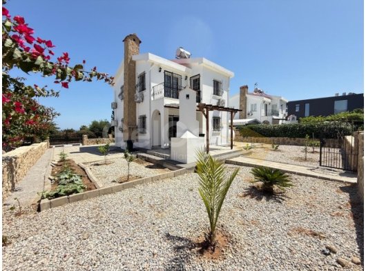 Girne Bellapais'de Kiralık 3+1 Villa