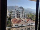 Girne'nin Merkezinde Muhtesem Deniz Manzaralı Genis ve Ferah 2+1 Satılık Daire!