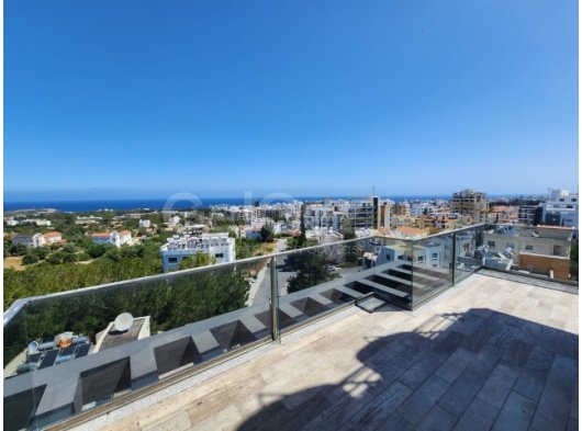 Girne Merkez'de Satılık 3+1 Penthouse
