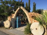 Girne Lapta'da Kiralık Çalışır Durumda Restorant