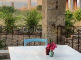 Girne Lapta'da Kiralık Çalışır Durumda Restorant