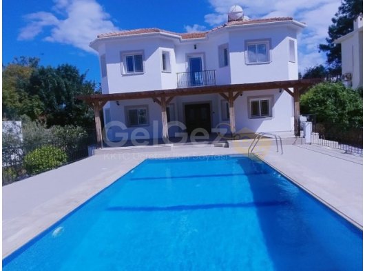 Girne Zeytinlik'te Satılık Türk Koçanlı Villa