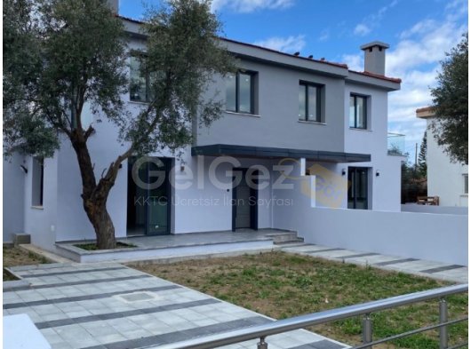 Girne Zeytinlikte Satılık İkiz Villa
