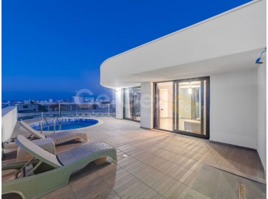 Gırnede lux yasam 3+1 penthouse