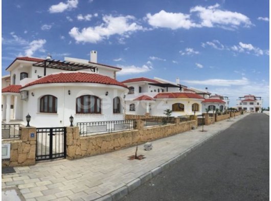 İSKELE BAHÇELERDE KİRALIK 3+1 VİLLA