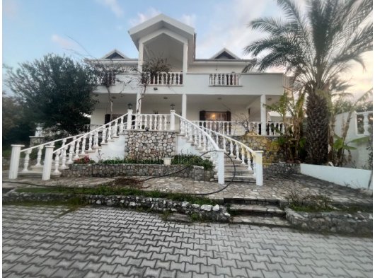 Satılık 4+2 özel villa