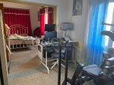 SATILIK GÜZELYURT AŞAĞI BOSTANCI 4+1 MÜSTAKİL EV EKSTRA YARDIMCI EV 3 ODALI GÜNEYE 2 KM UZAKLIKTA ANAYOL ÜSTÜ MERKEZİ YER EŞDEĞER KOÇAN