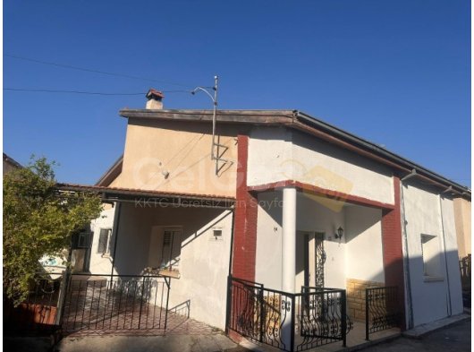 Güzelyurt merkezde satılık ev