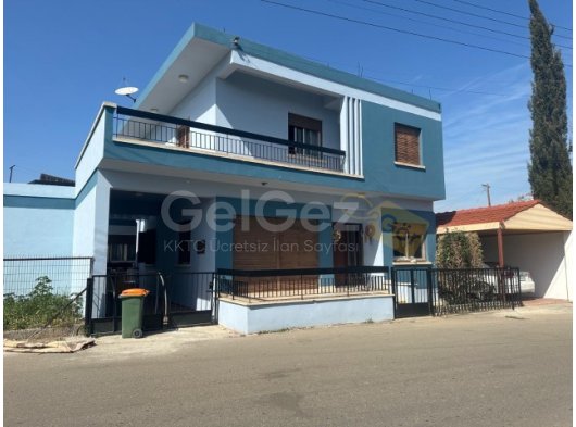 Güzelyurt merkezde satılık bahçeli ev