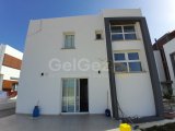 GAZIMAGUSA TUZLA BÖLGESİ . YASEMİN SİTESİNDE SATILIK VİLLA