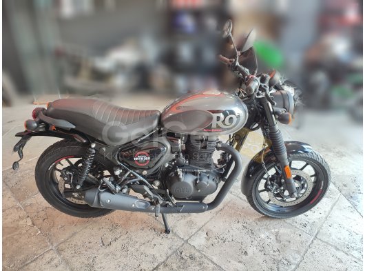Royal Enfield Hunter 350 Metro Dapper