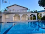 ✨ Lapta, Girne'de 4+1 Havuzlu Villa ✨