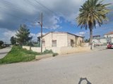GAZIMAGUSA ALANICINDE SATILIK 3+1 KOSE BASI MÜSTAKİL EV