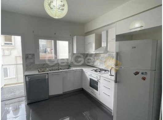 GAZİMAGUSA KARAKOL BÖLGESİNDE KİRALIK EŞYALI 2+1 DAİRE