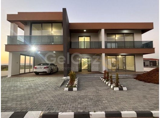 GAZİMAĞUSA MUTLUYAKADA DOUBLE KAPALI GARAJLI LUXS VILLA