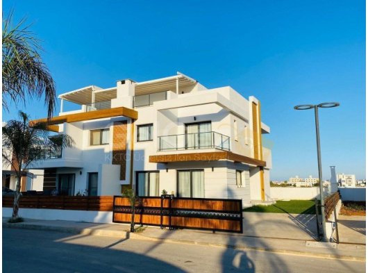 GAZİMAĞUSA YENİBOĞAZİÇİ SAUNRİSE SİTESİNDE SATILIK MODERN VİLLA