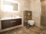 Girne Merkez'de; Lüks Site İçerisinde, Geniş, Deniz Manzaralı, Satılık, 4+1, Daire!