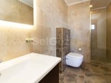 Girne Merkez'de; Lüks Site İçerisinde, Geniş, Deniz Manzaralı, Satılık, 4+1, Daire!