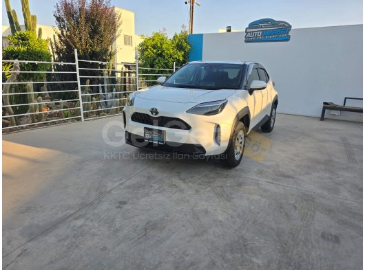 TOYOTA YARİS CROS
