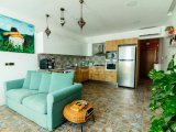 Alsancak'ta Özel Dekore Edilmiş Satılık 2+1 Havuzlu Sitede Daire