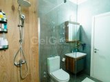 Alsancak'ta Özel Dekore Edilmiş Satılık 2+1 Havuzlu Sitede Daire