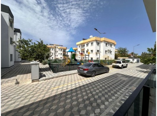 Alsancak'ta Zemin Katta Satılık 2+1 Daire