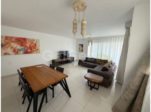 Girne Merkezde Havuzlu Site İçerisinde Kiralık 3+1 Daire
