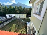Girne Karşıyaka'da Denize Çok Yakın 3 Yatak Odalı Villa