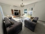 Girne Karşıyaka'da Denize Çok Yakın 3 Yatak Odalı Villa