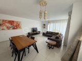 Yukarı Girne'de Kiralık 3+1 Aileye Uygun Havuzlu Sitede Daire