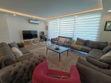 Girne Merkez'de; Lüks Site İçerisinde, Geniş, Deniz Manzaralı, Satılık, 4+1, Daire!