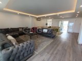 Girne Merkez'de; Lüks Site İçerisinde, Geniş, Deniz Manzaralı, Satılık, 4+1, Daire!