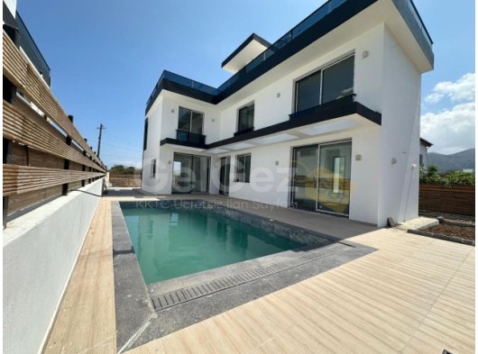 GİRNE OZANKÖY SATILIK ÖZEL HAVUZLU 4+1 VİLLA