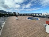 Girne merkezde satılık 3+1 penthouse
