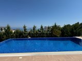 Girne Edremitte kiralık 4 yatak odalı villa