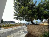 GİRNE ÇATALKÖY'DE YENİ TAMAMLANMIŞ SİTE İÇERİSİNDE 4+1 VİLLA, HARİKA KONUMDA
