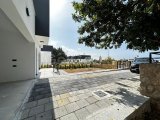 GİRNE ÇATALKÖY'DE YENİ TAMAMLANMIŞ SİTE İÇERİSİNDE 4+1 VİLLA, HARİKA KONUMDA