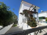 GİRNE ÇATALKÖYDE MUHTEŞEM KONUMDA DENİZ VE DAĞ MANZARALI ÖZEL FİYATLI TRIPLEX VİLLA FIRSATI!!