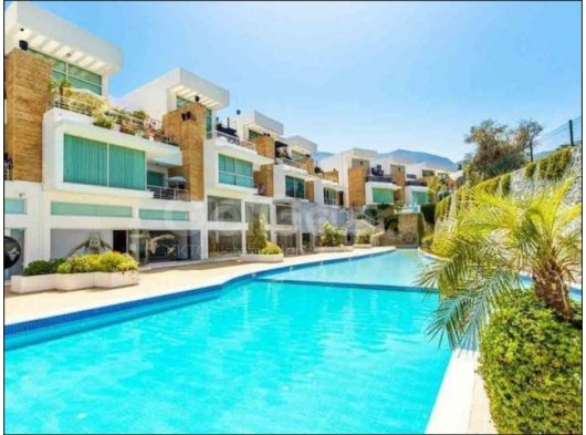GİRNE DOĞANKÖY'DE WATERGARDEN SİTESİNDE BAKIMLI PENTHOUSE DAİRE