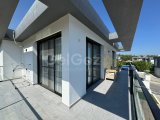 Girne Edremitte kiralık 4 yatak odalı villa